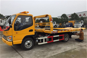 修水哪里有拖车服务