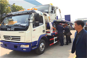 修水汽车道路救援拖车价格